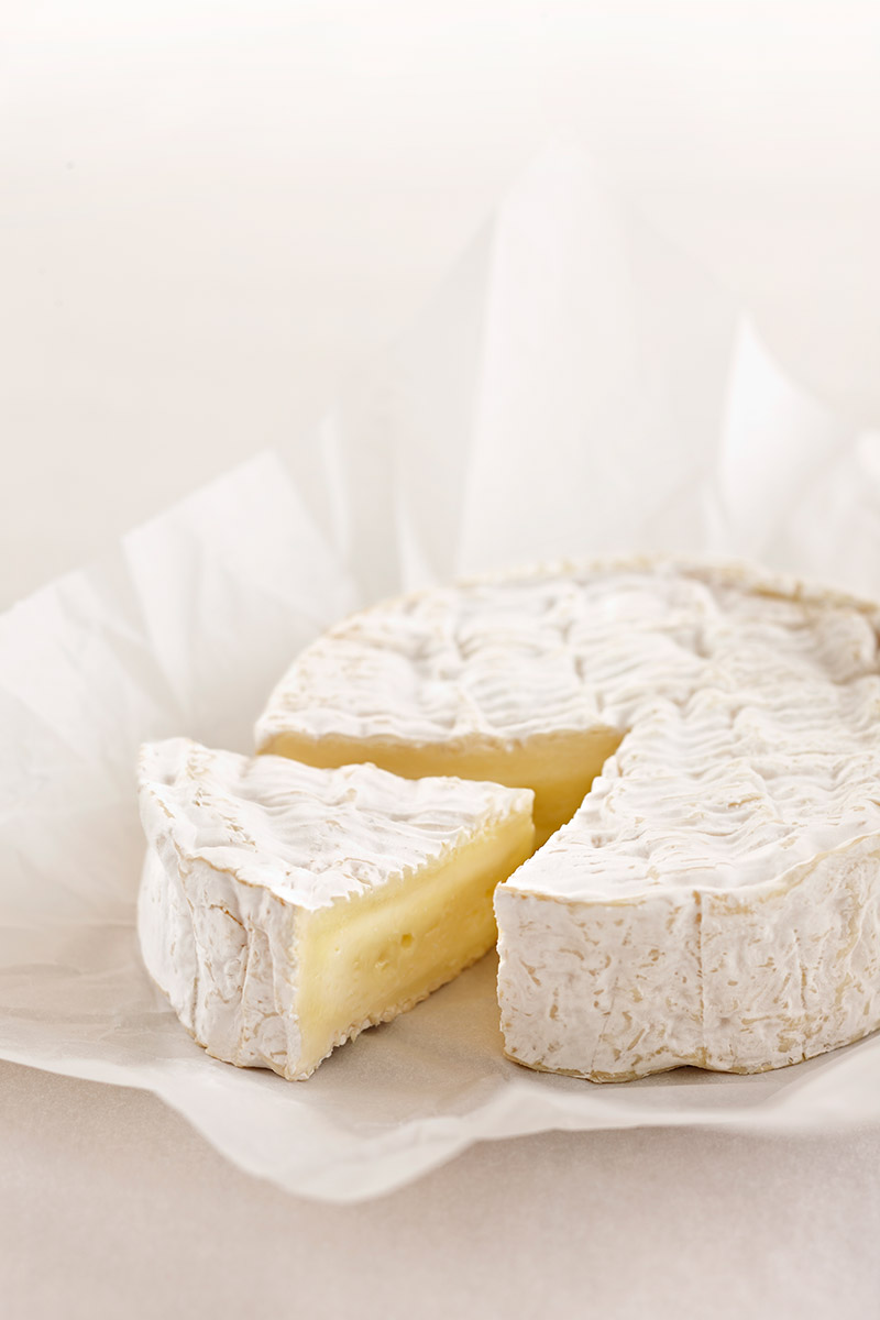 Camembert juste déballé de son papier
