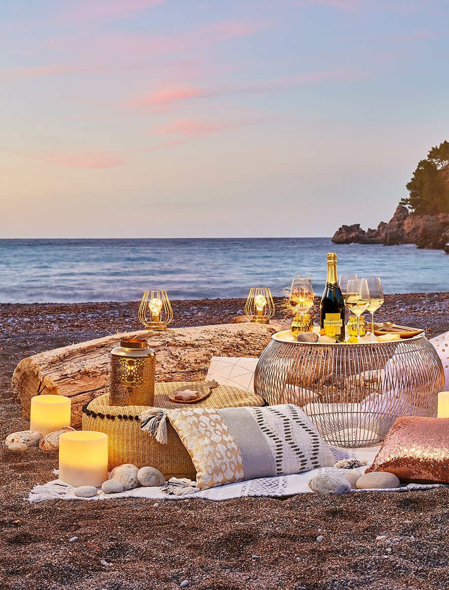 Golden hour picnic sur la plage à Palma