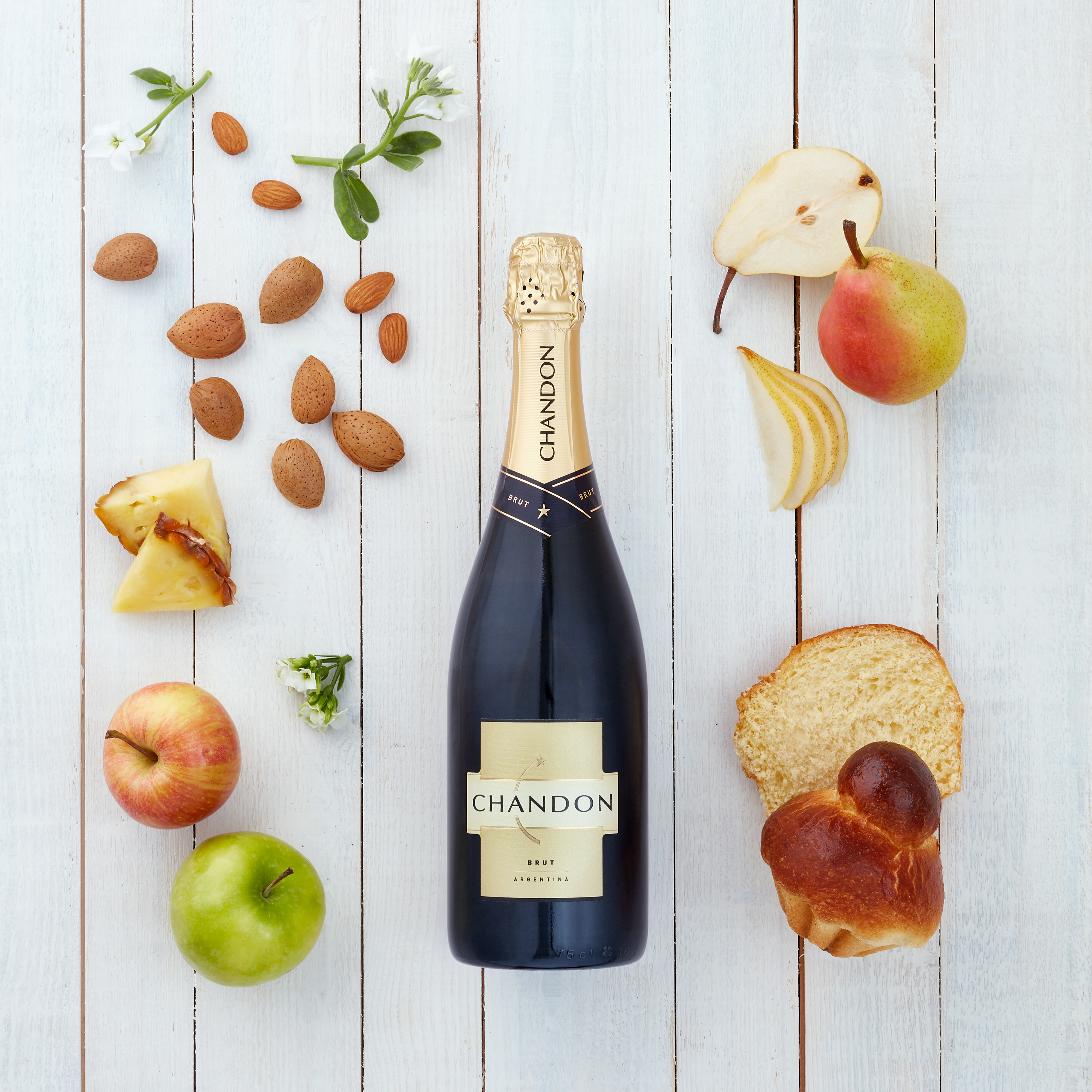 Chandon - composition flat lay Tasting, fruits